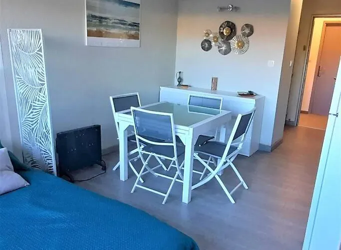 116, Port Vénus Au Village Naturiste * Agde